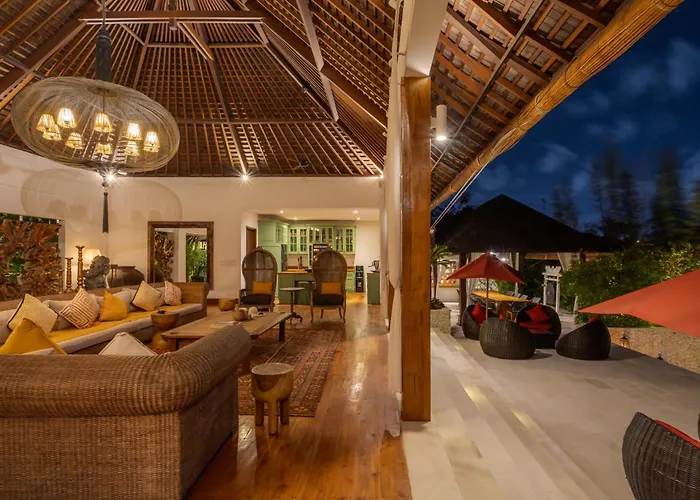 Naty, Luxury 6 Bedrooms Near * Canggu
