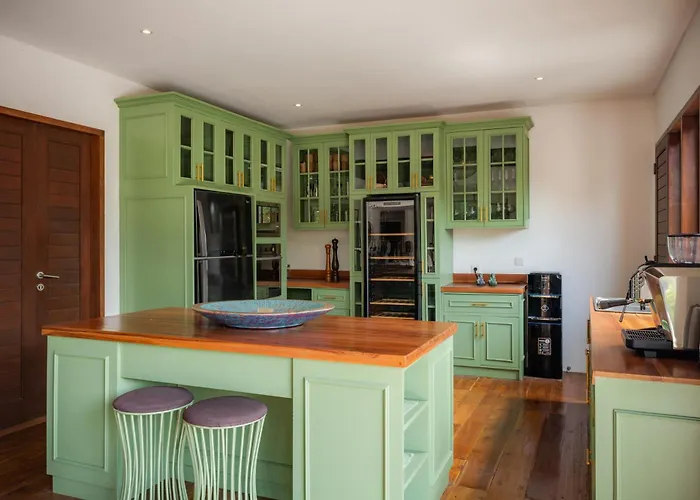 Villa Naty, Luxury 6 Bedrooms Near *