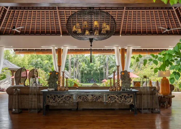 Naty, Luxury 6 Bedrooms Near Villa *