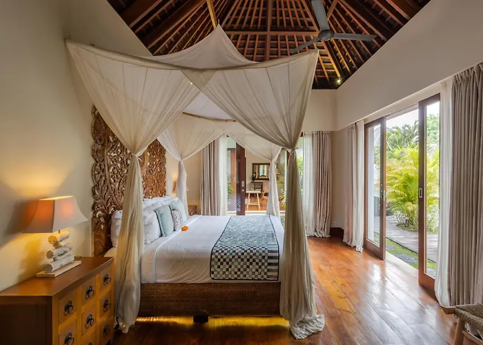 Naty, Luxury 6 Bedrooms Near Villa Canggu