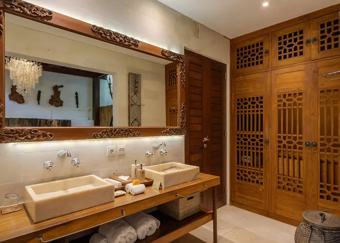 Naty, Luxury 6 Bedrooms Near *